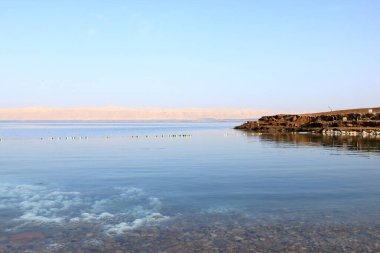 Ölü deniz tuzu mineral doğal oluşum kristalleri, Jordan.