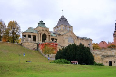 28 Ekim 2023 - Stettin, Szczecin, Polonya: Sonbaharda Haken Teraslarındaki Ulusal Müze (Waly Chrobrego)