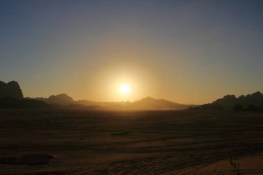 Wadi Rum çölünde gün batımı, Ürdün