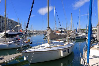 Carnon, Palavas-les-Flots, Montpellier, Fransa - 25 Ağustos 2024: Montpellier yakınlarındaki bir marina.