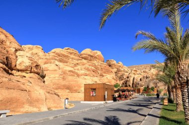 Wadi Musa, Petra Ürdün - 14 Mayıs 2024: Kentin yakınındaki milli parkın dışındaki alışveriş köyü