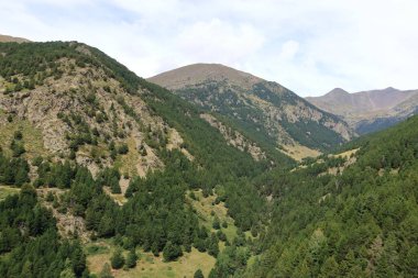 Yazın Canillo 'daki Andorra Dağları manzarası