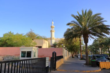 Ürdün 'deki Akabe - 17 Mayıs 2024: Akabe' nin gündüz sokak manzarası