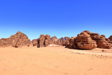 Ürdün 'deki Wadi Rum çölünde kayaların manzarası