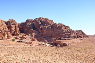 Petra, Ürdün 'den Wadi Musa - 13 Mayıs 2024: Petra' yı ziyaret eden insanlar, Panoramik hava manzarası
