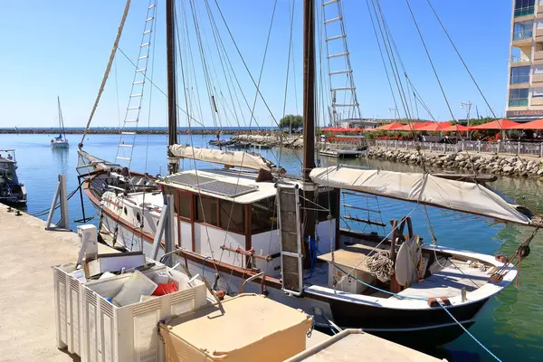 Carnon, Palavas-les-Flots, Montpellier, Fransa - 25 Ağustos 2024: Montpellier yakınlarındaki bir marina.