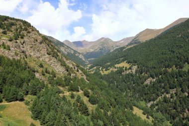 Yazın Canillo 'daki Andorra Dağları manzarası