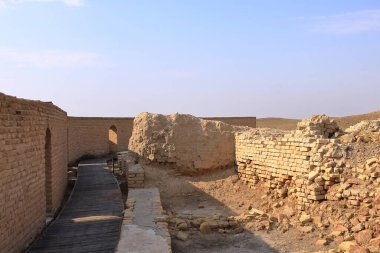 Hz. İbrahim 'in Evi, eski Ur' da, Sümer tapınağında, Irak 'ta Zigguratı restore etti.