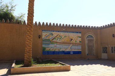 Irak 'taki Babil şehrinin eski duvarları
