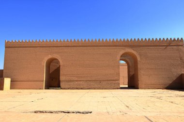 Irak 'taki Babil şehrinin eski duvarları