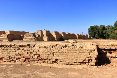 Irak 'ın Babil şehrindeki geçit töreni sokağı.