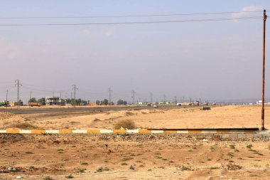 Irak 'ta Tikrit ve Musul arasındaki çölde yol