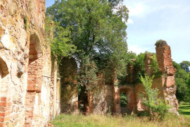 Mecklenburg-Vorpommern 'deki Putzar şatosu harabesi, Almanya, Avrupa