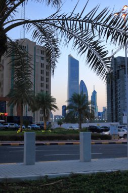 Kuveyt Şehri, Ortadoğu Kuveyt - Kasım 09 2024: Kuveyt Şehir Merkezi 'ndeki modern gökdelenler