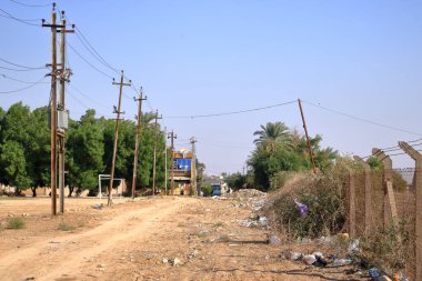 Bağdat, Irak 'ta Bağdat - 14 Kasım 2024: Sokaklarda arabalarla her gün