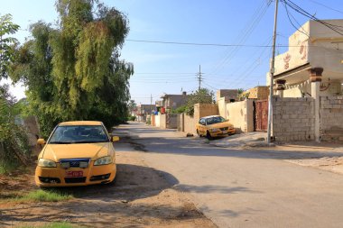 Bağdat, Irak 'ta Bağdat - 14 Kasım 2024: Sokaklarda arabalarla her gün