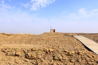 Hz. İbrahim 'in Evi, eski Ur' da, Sümer tapınağında, Irak 'ta Zigguratı restore etti.