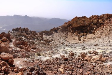 İspanya 'nın Tenerife, Kanarya Adaları' ndaki Teide Dağı kraterindeki taşlar ve lavlar.