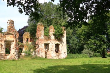 Mecklenburg-Vorpommern 'deki Putzar şatosu harabesi, Almanya, Avrupa