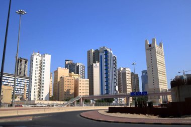 Kuveyt Şehri, Ortadoğu Kuveyt - Kasım 09 2024: Kuveyt Şehir Merkezi 'ndeki modern gökdelenler