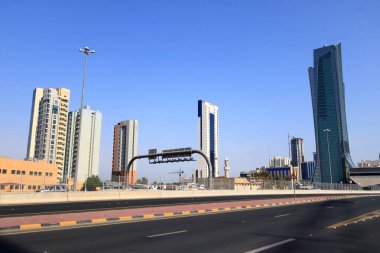 Kuveyt Şehri, Ortadoğu Kuveyt - Kasım 09 2024: Kuveyt Şehir Merkezi 'ndeki modern gökdelenler