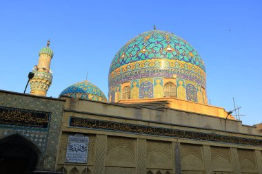 Bağdat, Irak 'ta Bağdat - 15 Kasım 2024: Her gün sokaklardaki arabalarla, Rashid Caddesi yakınlarındaki bir yerde