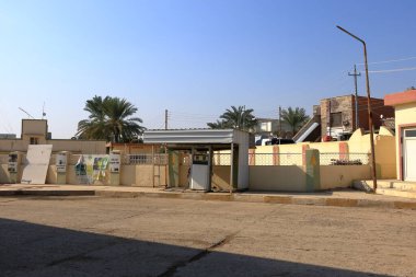 Irak 'ta Samarra - 16 Kasım 2024: Irak' ta küçük bir benzin istasyonu