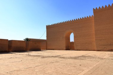 Irak 'taki Babil şehrinin eski duvarları