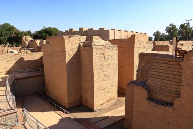 Irak 'ın Babil şehrindeki geçit töreni sokağı.