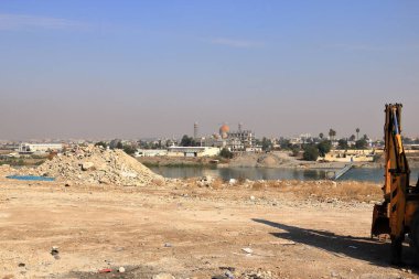 Musul, Irak Mussolosu - 17 Kasım 2024: Saddam Hüseyin tarafından inşa edilen şehir merkezindeki büyük cami