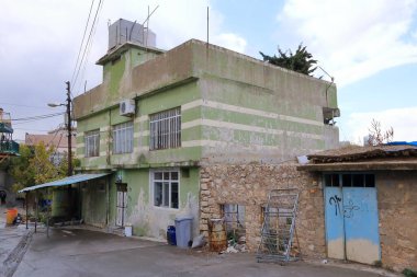 Amediye, Amedi, Kürdistan, Irak - 19 Kasım 2024: Kürt dağ köyündeki küçük sokaklar ve evler