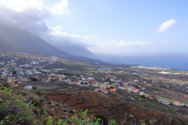 İspanya, Kanarya Adaları, El Hierro 'daki La Frontera kasabasının manzarası.