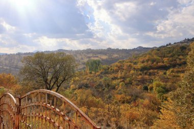 Amediye, Amedi ve Rawanduz arasında, Rawandiz, Irak Kürdistan 'daki dağların güzelliği
