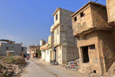 Musul, Irak Mussolosu - 17 Kasım 2024: 2016 Musul savaşından sonra yıkılan evlere bakın