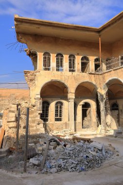 Irak Musul, Musul - 17 Kasım 2024: El-Tahera (El-Tahira) Kiliseleri yerleşkesinde yeniden inşa çalışmaları