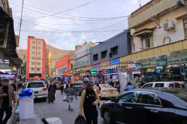 Duhok, Dohuk, Irak Kürdistan - 18 Kasım 2024: Kürt Irak 'taki Duhak kentinde sıradan yaşam