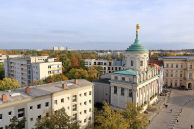 Potsdam, Brandenburg, Almanya - 19 Ekim 2024: St. Nikolai Kilisesi 'nden (Nikolaikirche)