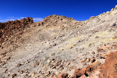 İspanya 'nın Tenerife, Kanarya Adaları' ndaki Teide Dağı kraterindeki taşlar ve lavlar.