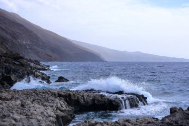 El Hierro 'nun güneybatı kıyısındaki Muelle de Orchilla' da güzel bir sahil şeridi. İspanya 'daki Kanarya Adaları