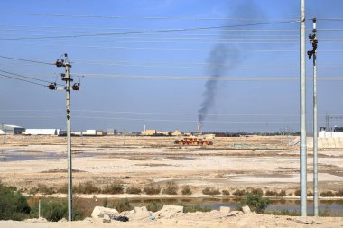 Nasiriya, Ortadoğu 'daki Irak - 11 Kasım 2024: Irak' taki petrol üretim tesisleri