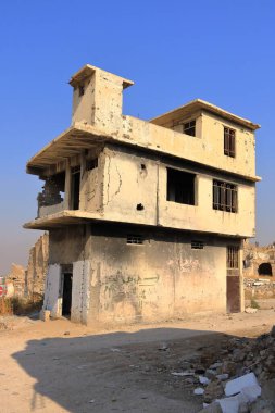 Musul, Irak Mussolosu - 17 Kasım 2024: 2016 Musul savaşından sonra yıkılan evlere bakın