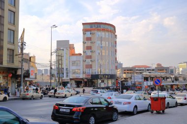 Duhok, Dohuk, Irak Kürdistan - 18 Kasım 2024: Kürt Irak 'taki Duhak kentinde sıradan yaşam
