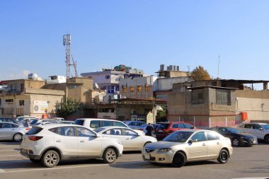Sulaymaniyah, Sulaimaniyya, Slemani, Kürdistan Irak - 22 Kasım 2024: şehrin sokaklarında koşuşturma ve koşuşturma