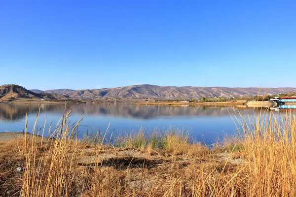 Erbil ve Dohuk Gölü arasındaki Smaquli Resort çevresindeki manzara, Kürdistan, Irak