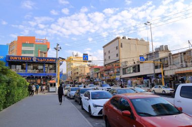 Duhok, Dohuk, Irak Kürdistan - 18 Kasım 2024: Kürt Irak 'taki Duhak kentinde sıradan yaşam