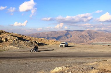 Shaqlawa, Erbil, Erbil, Kürdistan, Irak - 21 Kasım 2024: İnsanlar Safin dağlarının manzarasının tadını çıkarıyorlar