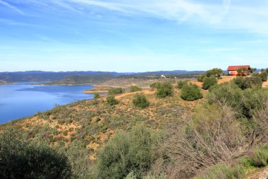 Almodovar del Rio, Cordoba, Endülüs, İspanya yakınlarındaki Brena rezervuarı.