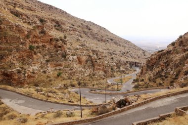 Irak 'taki Kürdistan' ın Hristiyan şehri Alqosh 'taki Rabban Hormizd Manastırı' ndan manzara