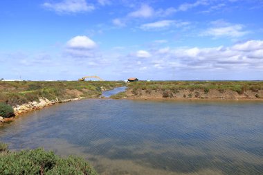 Cadiz, Andalucia, İspanya - 16 Şubat 2025: Cadiz Körfezi manzaralı manzara (Bahia de Cadiz)