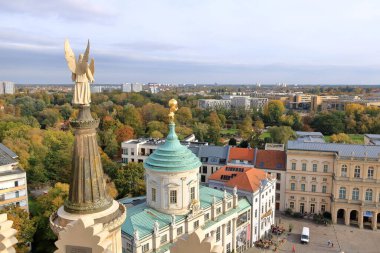 Potsdam, Brandenburg, Almanya - 19 Ekim 2024: St. Nikolai Kilisesi 'nden (Nikolaikirche)